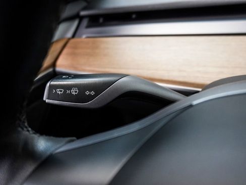 Used 2023 Tesla Model 3 Standard Range image 19