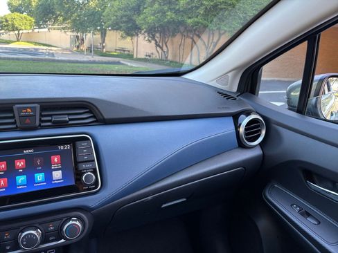 Used 2025 Nissan Versa SV FWD image 30