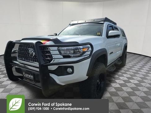 Used 2019 Toyota Tacoma TRD Off-Road w/ Technology Package image 29