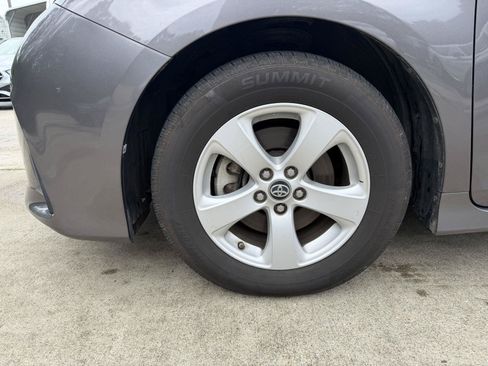 Used 2020 Toyota Sienna LE FWD image 4
