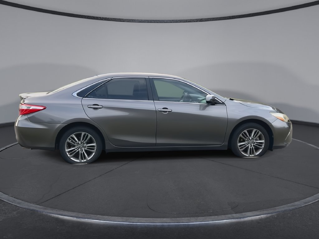 Used 2016 Toyota Camry SE FWD image 9