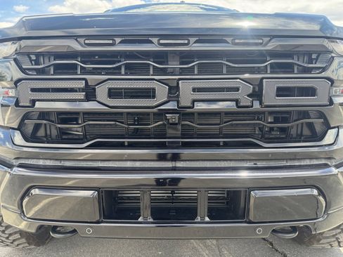 Used 2025 Ford F150 Raptor AWD/4WD image 9