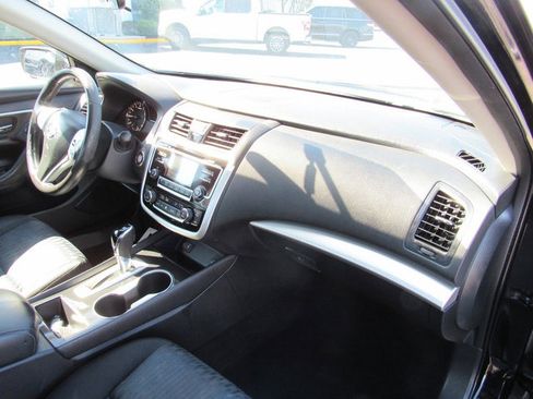 Used 2018 Nissan Altima 2.5 SV image 15