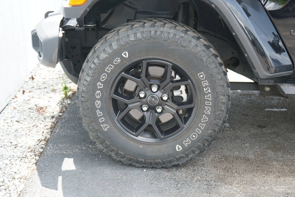 Used 2024 Jeep Gladiator Sport AWD/4WD image 6