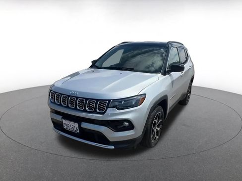 Used 2025 Jeep Compass Limited image 7