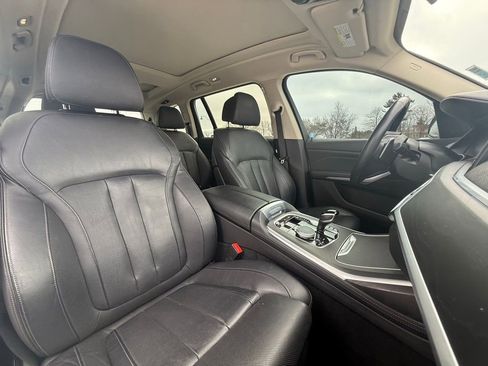 Used 2022 BMW X7 xDrive40i w/ Luxury Seating Package image 31