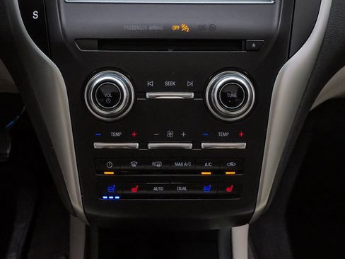 Used 2018 Lincoln MKC Reserve FWD image 18
