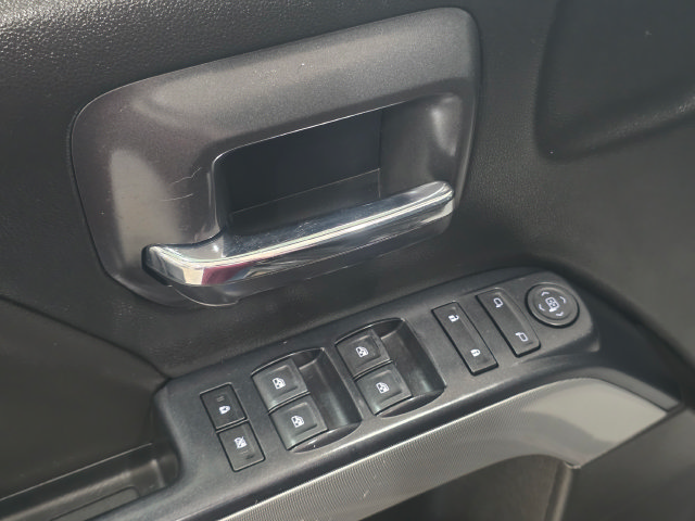 Used 2018 Chevrolet Silverado 1500 LT w/ Redline Edition AWD/4WD image 11