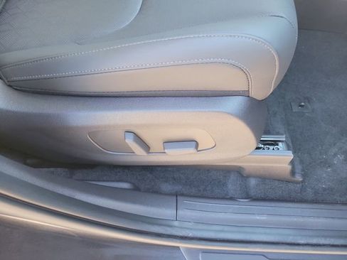 New 2026 Kia Carnival EX FWD image 34