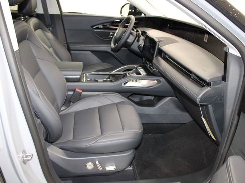 New 2026 Lincoln Nautilus Premier AWD/4WD image 28