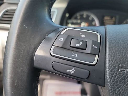 Used 2013 Volkswagen Passat 2.5 SE FWD image 21