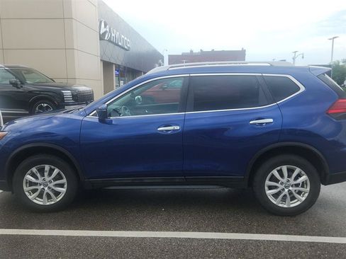 Used 2017 Nissan Rogue SV AWD/4WD image 8