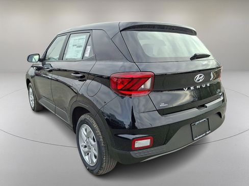 New 2026 Hyundai Venue SE image 5