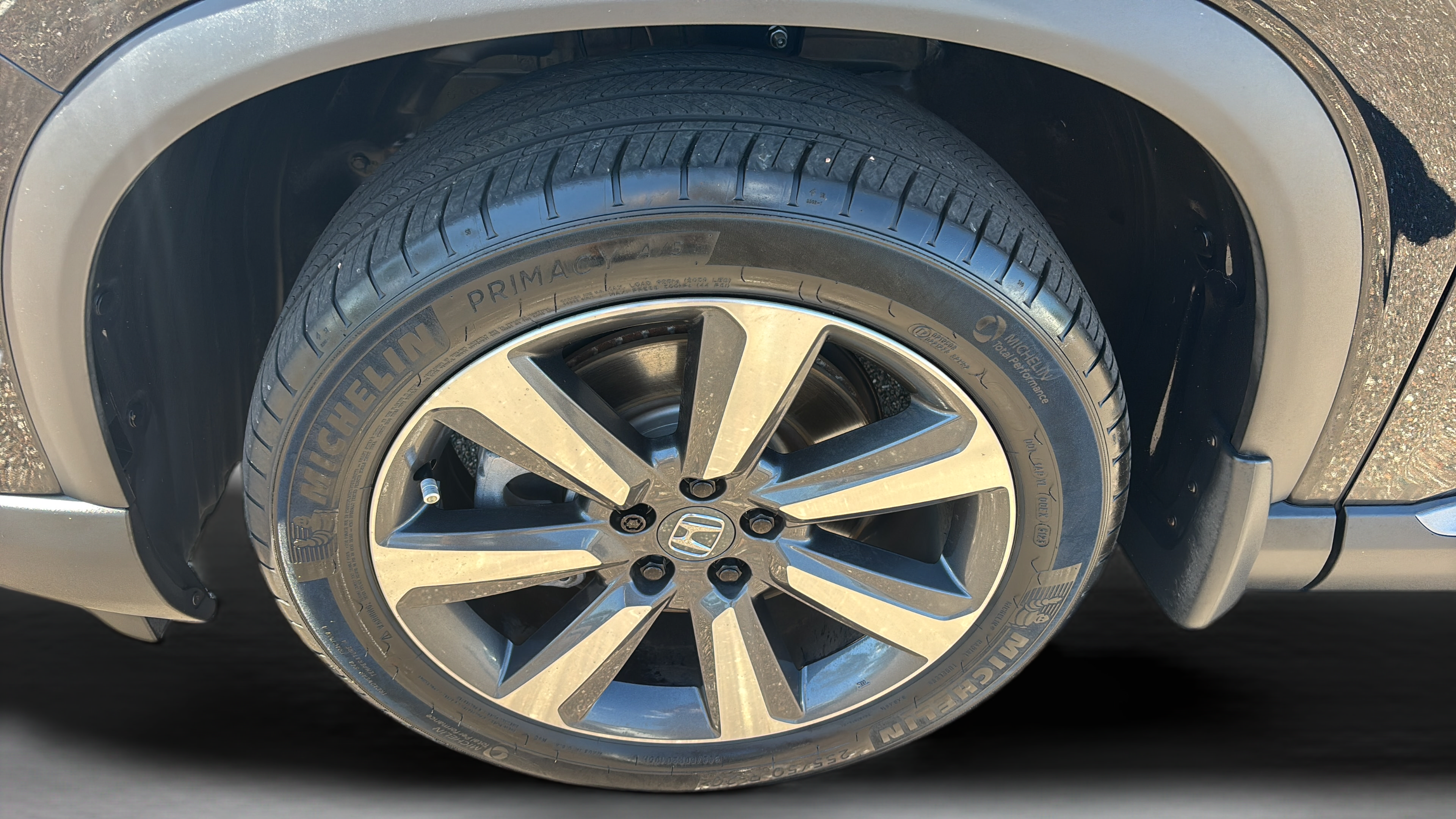 Certified 2025 Honda Pilot Touring image 37