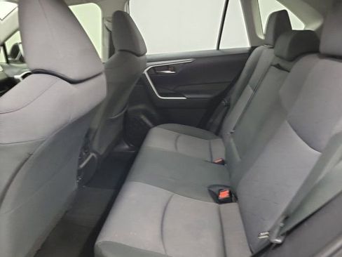 Used 2019 Toyota RAV4 XLE FWD image 12