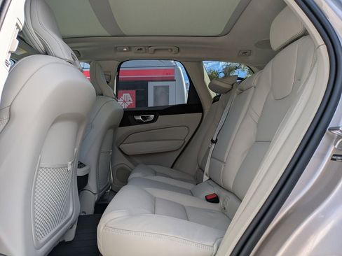 New 2026 Volvo XC60 B5 Ultra w/ Protection Package Premier AWD/4WD image 17