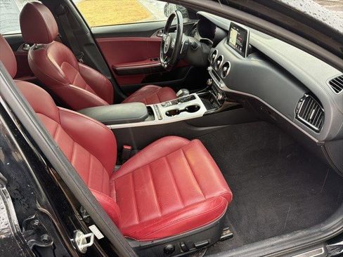 Used 2018 Kia Stinger GT2 image 25