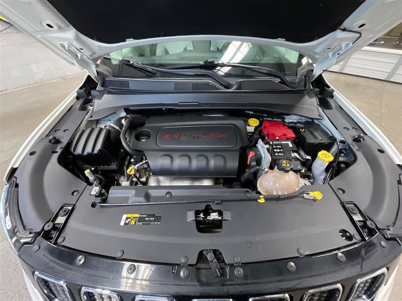 Used 2020 Jeep Compass Latitude FWD image 32
