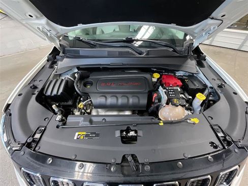 Used 2020 Jeep Compass Latitude FWD image 32