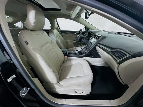 Used 2018 Ford Fusion SE w/ Fusion SE Technology Package FWD image 31