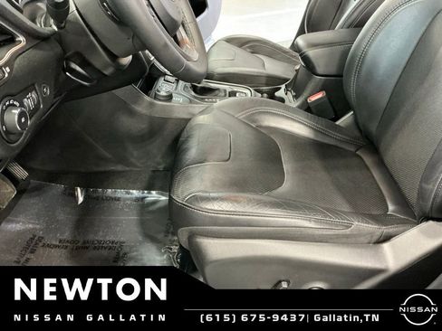 Used 2021 Jeep Cherokee Latitude Lux w/ Comfort/Convenience Group AWD/4WD image 11