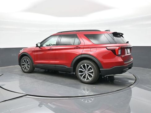 New 2026 Ford Explorer ST-Line image 4