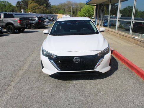 Used 2024 Nissan Sentra SV image 2