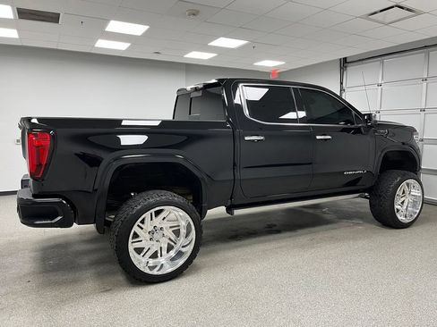 Used 2023 GMC Sierra 1500 Denali Ultimate AWD/4WD image 11