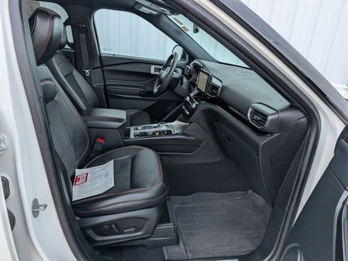 Used 2024 Ford Explorer ST-Line w/ Class IV Trailer Tow Package image 32