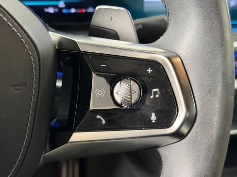 Certified 2023 BMW 740i w/ Parking Assistance Package image 25