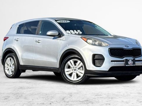 Used 2018 Kia Sportage LX FWD image 2