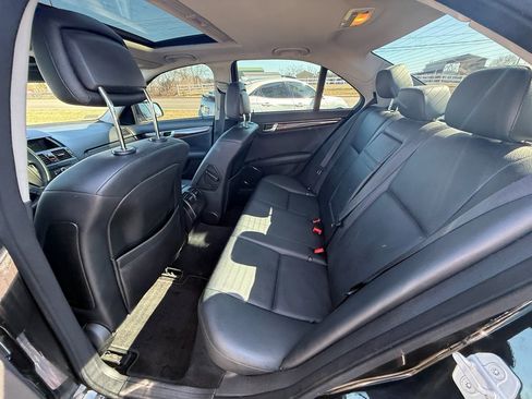 Used 2009 Mercedes-Benz C 300 Sedan image 18
