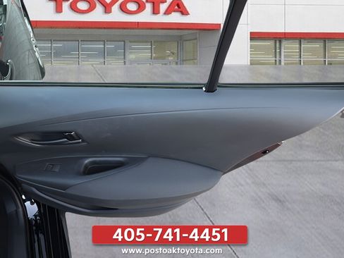 Used 2025 Toyota Corolla LE FWD image 25