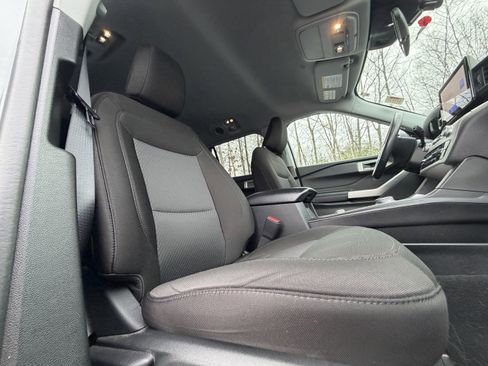 Used 2023 Ford Explorer XLT image 36