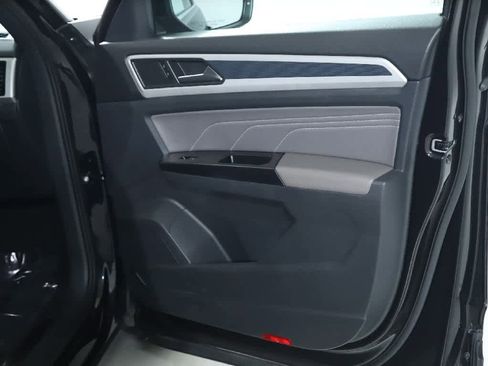 Certified 2021 Volkswagen Atlas Cross Sport SEL image 36