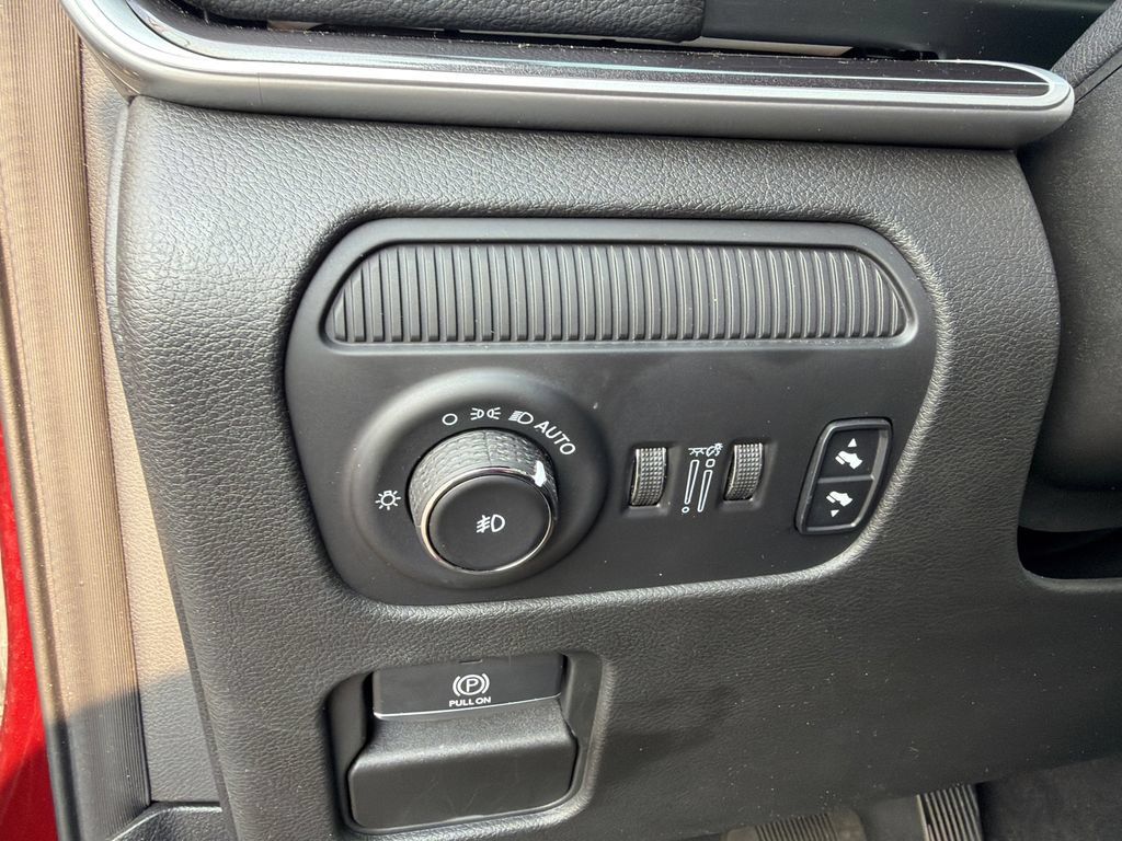 Used 2024 Jeep Wagoneer 4WD w/ Premium Group I image 26