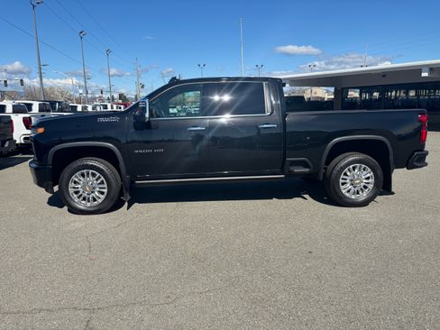 Used 2023 Chevrolet Silverado 3500 High Country w/ Z71 Off-Road Package image 8