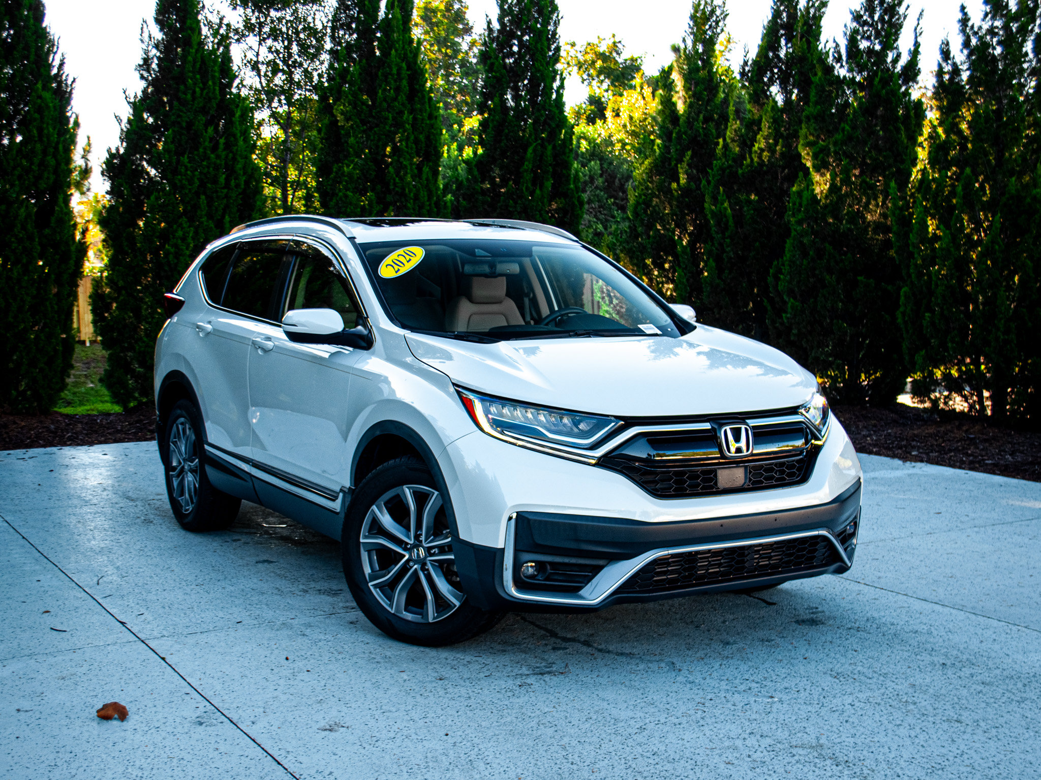 Used 2020 Honda CR-V Touring image 2