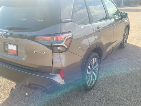 Used 2025 Subaru Forester Touring AWD/4WD image 6
