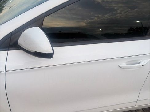 Used 2022 Hyundai Ioniq Blue FWD image 5