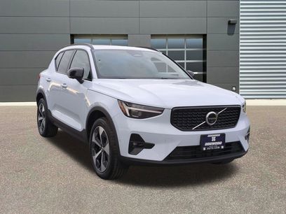 New 2026 Volvo XC40 B5 Plus w/ Protection Package Premier