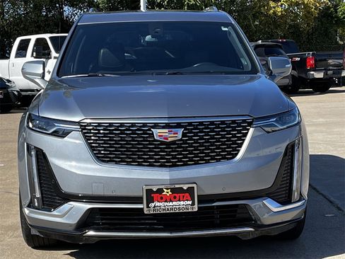 Used 2025 Cadillac XT6 Premium Luxury image 7