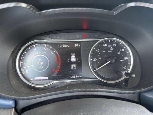 Used 2025 Nissan Versa SV FWD image 40