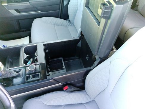 Used 2025 Toyota Tundra SR5 AWD/4WD image 10