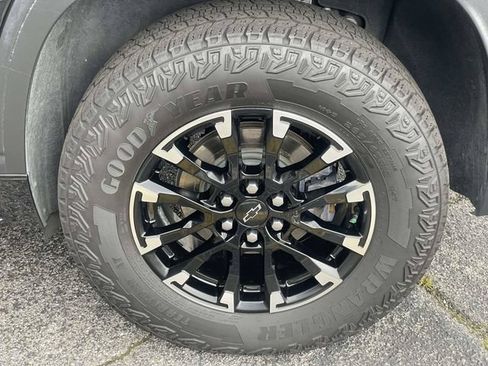 Used 2025 Chevrolet Traverse Z71 w/ Enhanced Driving Package AWD/4WD image 11
