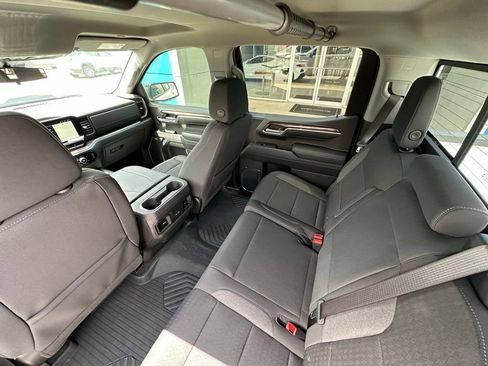 Used 2025 Chevrolet Silverado 1500 LT Trail Boss w/ Convenience Package II AWD/4WD image 24