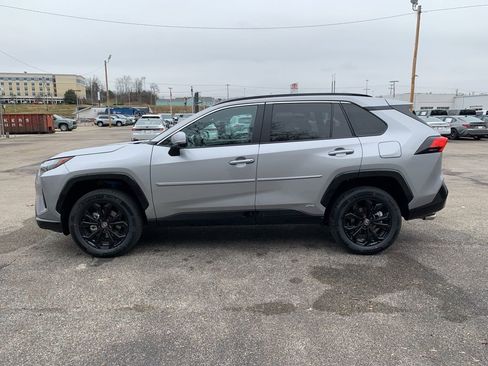 New 2025 Toyota RAV4 SE image 9