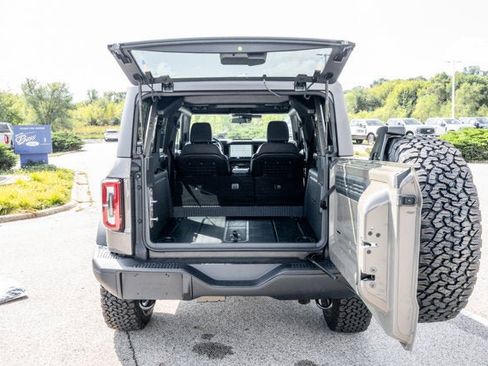 New 2025 Ford Bronco Badlands image 12