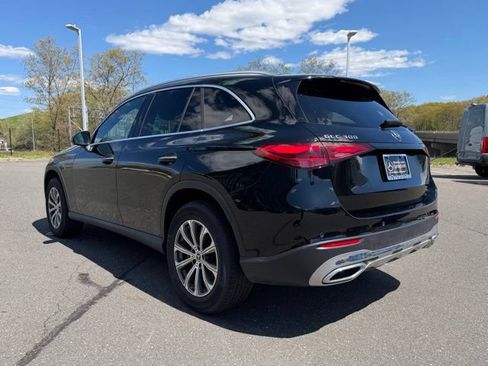 Used 2024 Mercedes-Benz GLC 300 4MATIC w/ Driver Assistance Package image 5