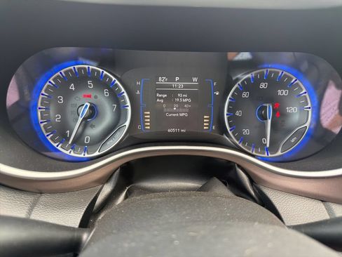 Used 2023 Chrysler Voyager LX FWD image 22